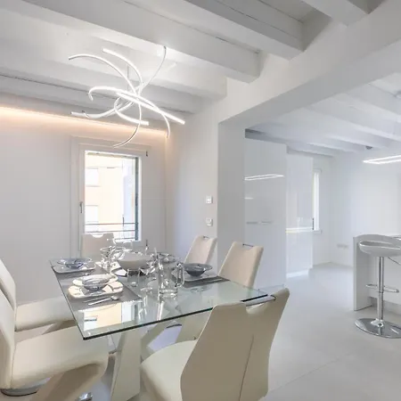 The White House - Business And Charme Appartamento *